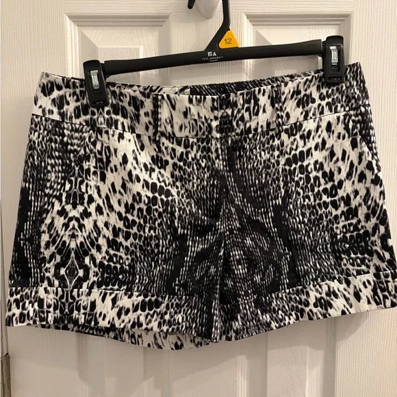 New York & Company Women’s NWT Shorts - Picture 2 of 5